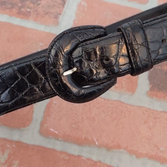 Neiman Marcus genuine crocodile Made In Italy black belt 25" - 30" Waist XS S